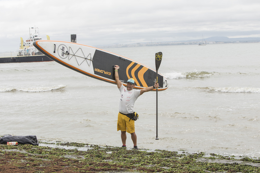 Antonio de la Rosa se convierte en la primera persona en unir Madrid con Lisboa en paddle surf